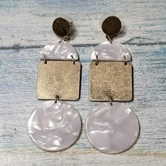 Premier Designs Gold and Cream Geometric Dangle Earrings - Picture 3 of 8